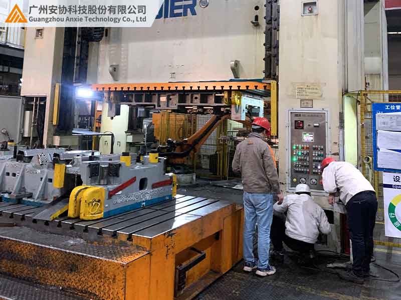 安全光柵助力液壓機安全生產