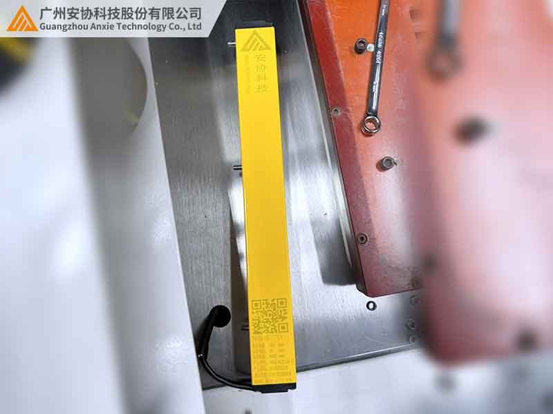 安全光柵的光同步與線同步有什么不同