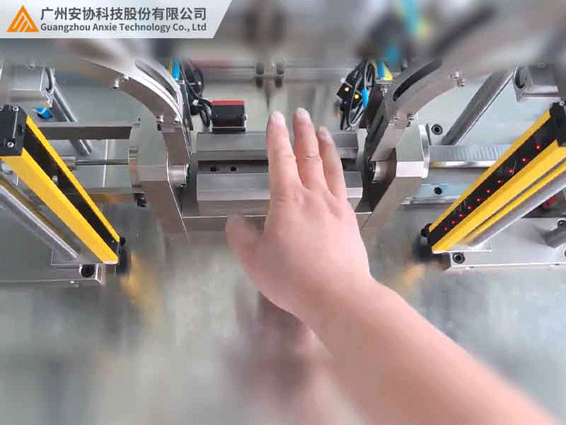 安全光柵如何實現無盲區感應案例.gif