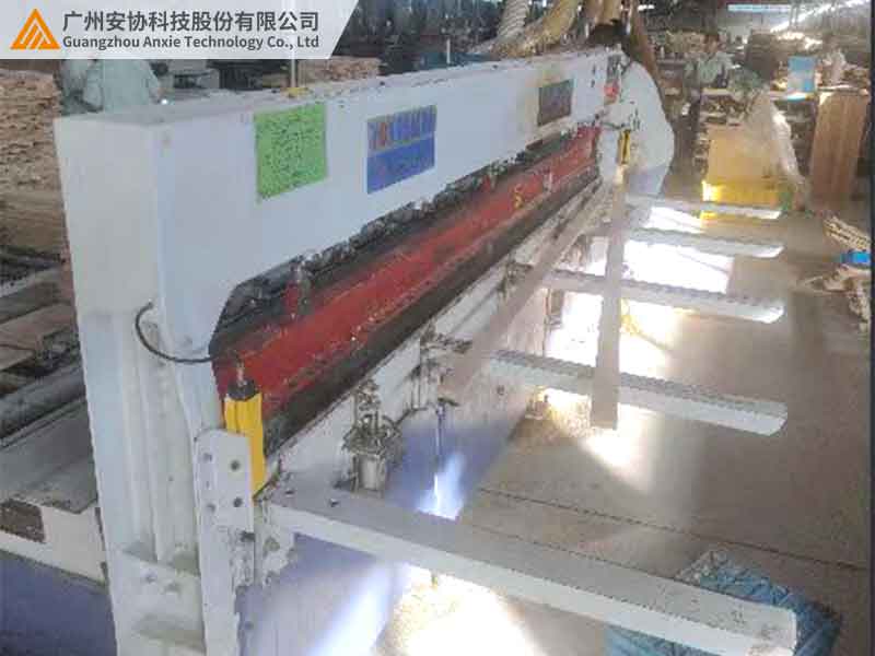 折彎機如何安裝光電保護裝置